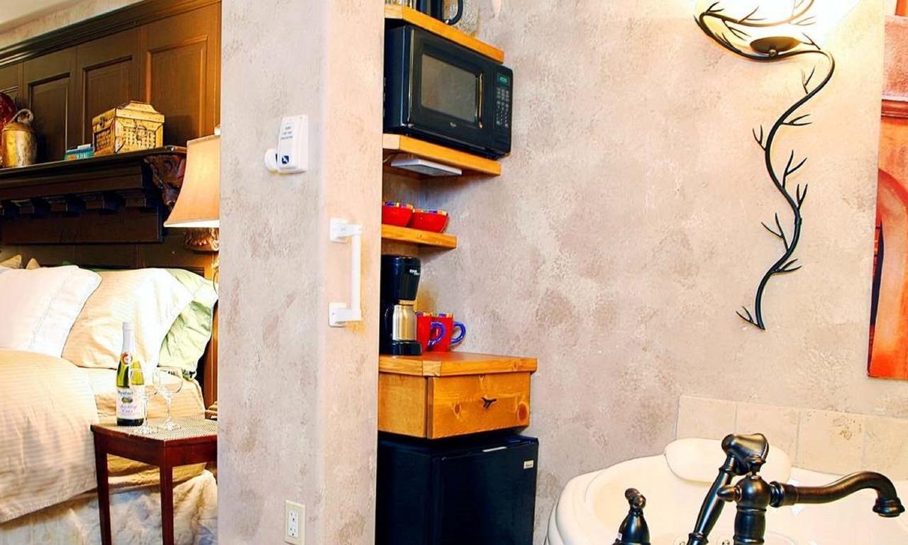 Prairieside Suites Luxury Bed & Breakfast Grandville Esterno foto