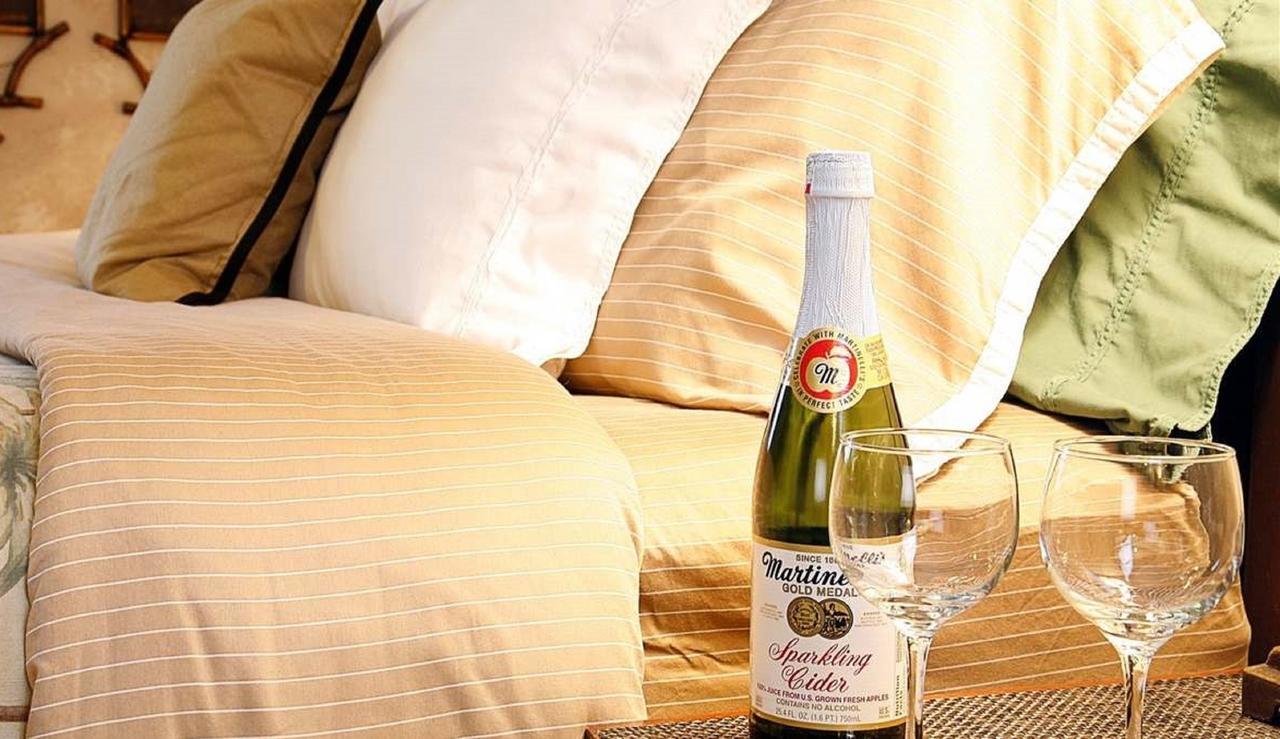 Prairieside Suites Luxury Bed & Breakfast Grandville Esterno foto