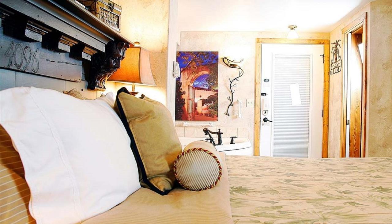 Prairieside Suites Luxury Bed & Breakfast Grandville Esterno foto